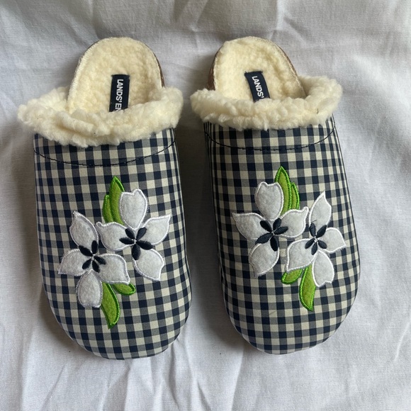 Land’s End navy and white gingham slippers with flower size 8 women’s - Picture 1 of 6